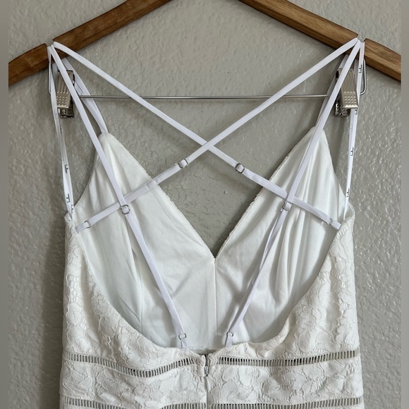 NWOT Embracing Romance Ivory Lace Backless Jumpsuit - Picture 5 of 8